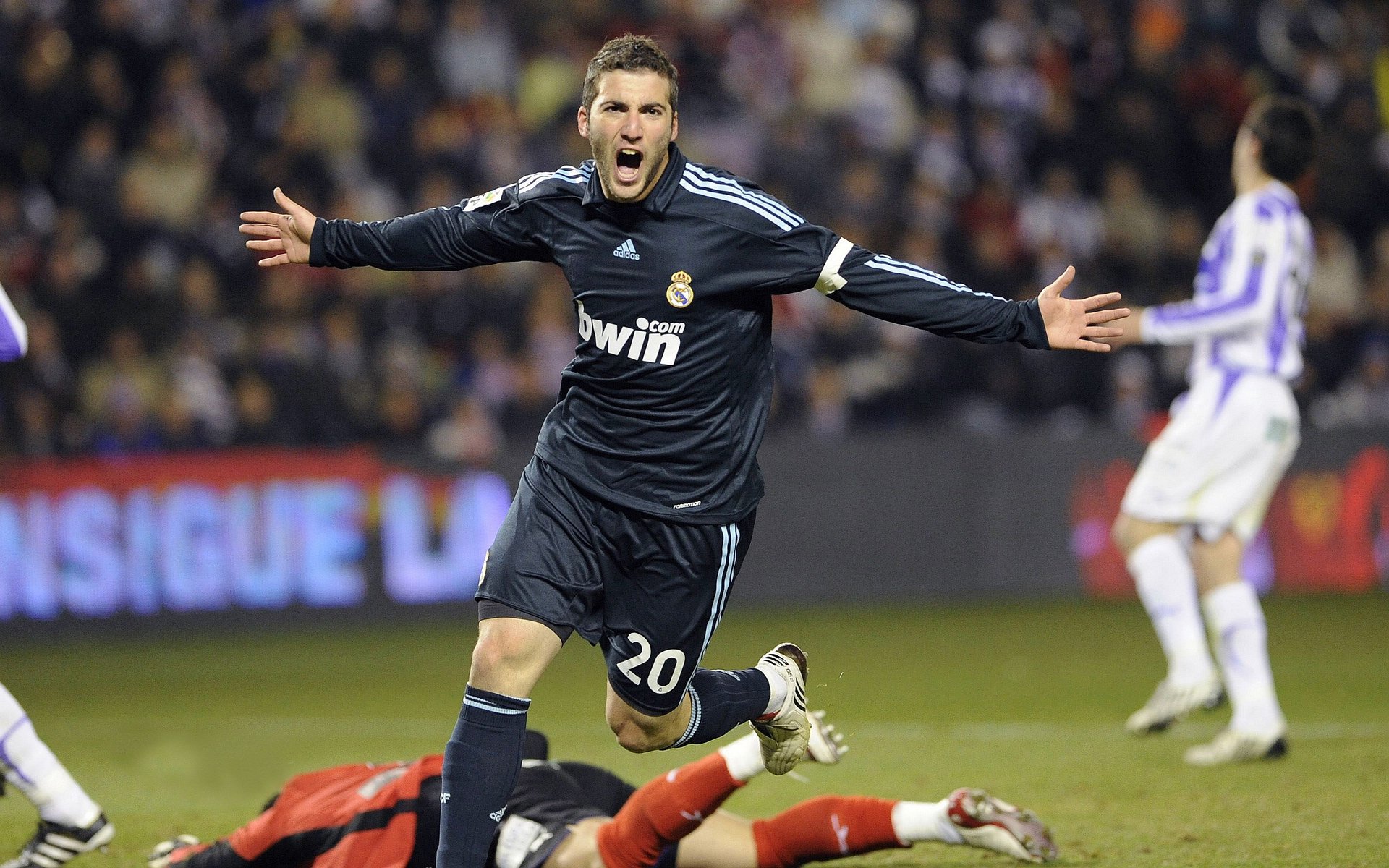 防守犹如铜墙铁壁，究竟是哪支球队的杀手锏？，防守啥意思